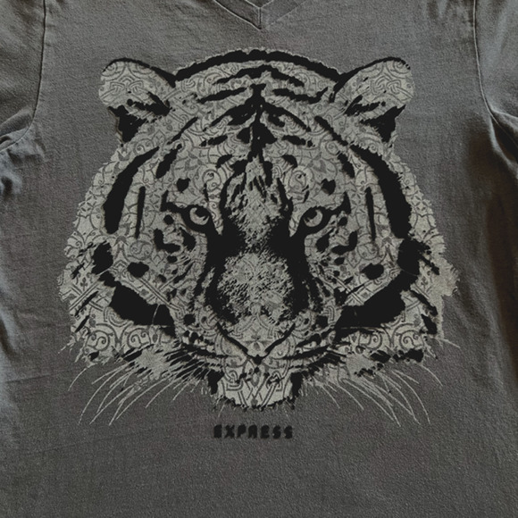Express Men's Tiger Graphic T-shirt Gray - Size Small - Picture 2 of 5